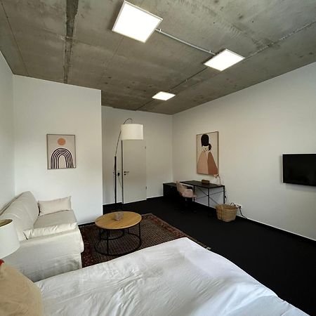 35 Qm Grosses Apartment Mit Eigenem Badezimmer In Den Elbvororten 汉堡 外观 照片