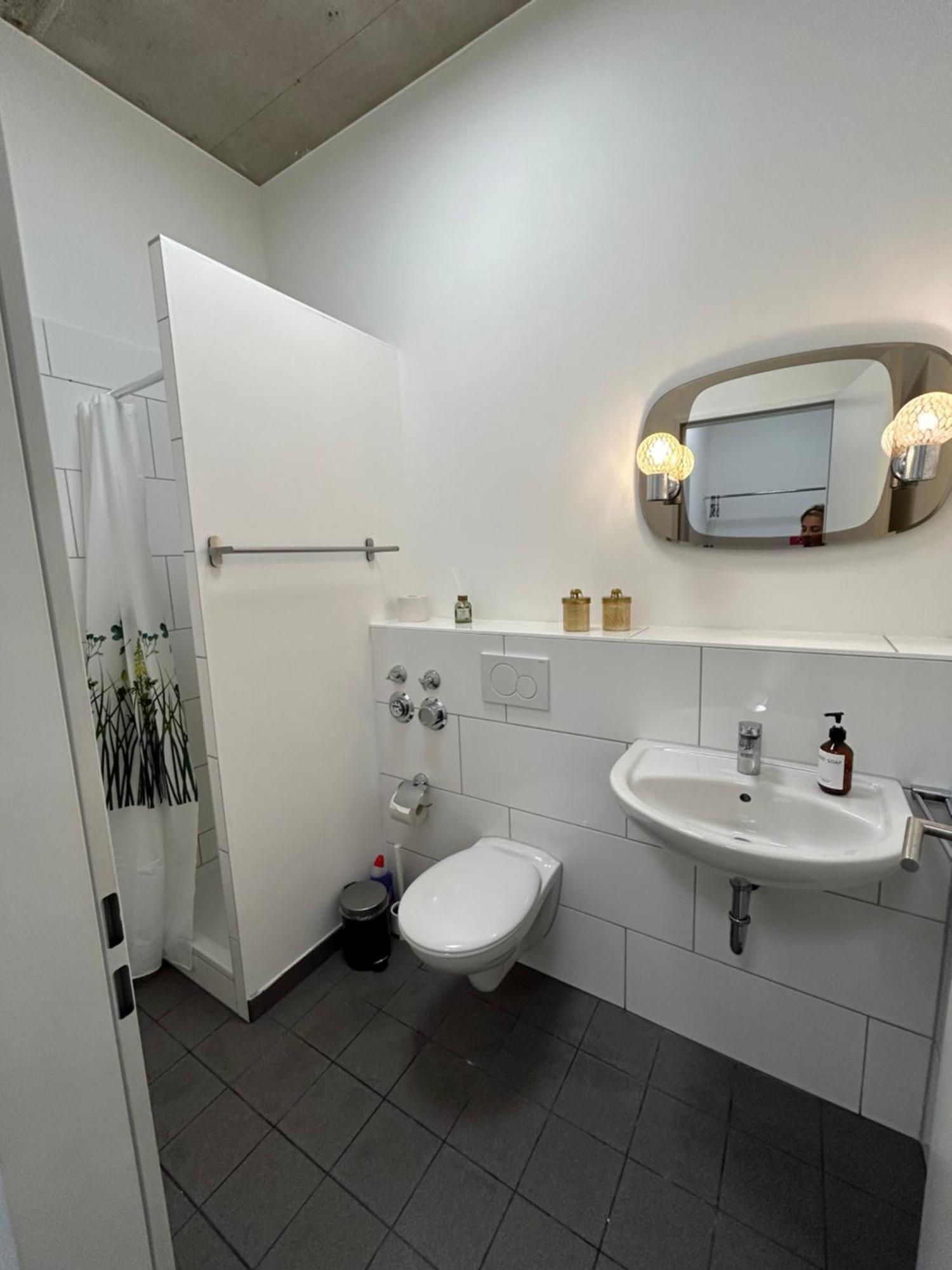 35 Qm Grosses Apartment Mit Eigenem Badezimmer In Den Elbvororten 汉堡 外观 照片