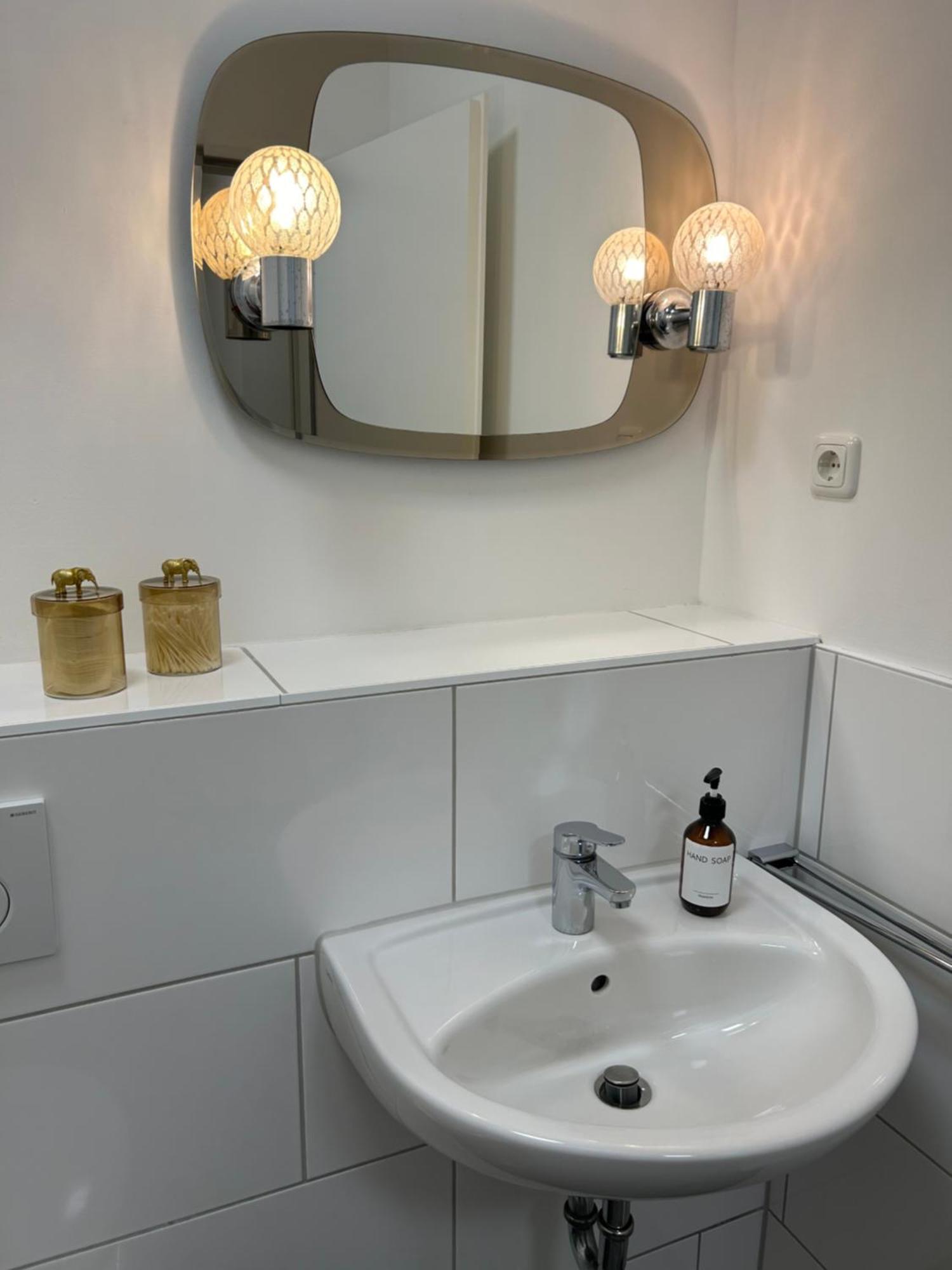 35 Qm Grosses Apartment Mit Eigenem Badezimmer In Den Elbvororten 汉堡 外观 照片