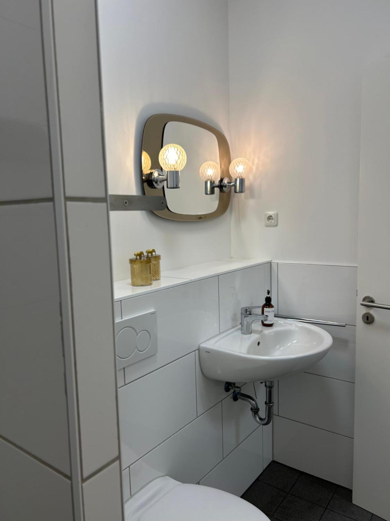 35 Qm Grosses Apartment Mit Eigenem Badezimmer In Den Elbvororten 汉堡 外观 照片